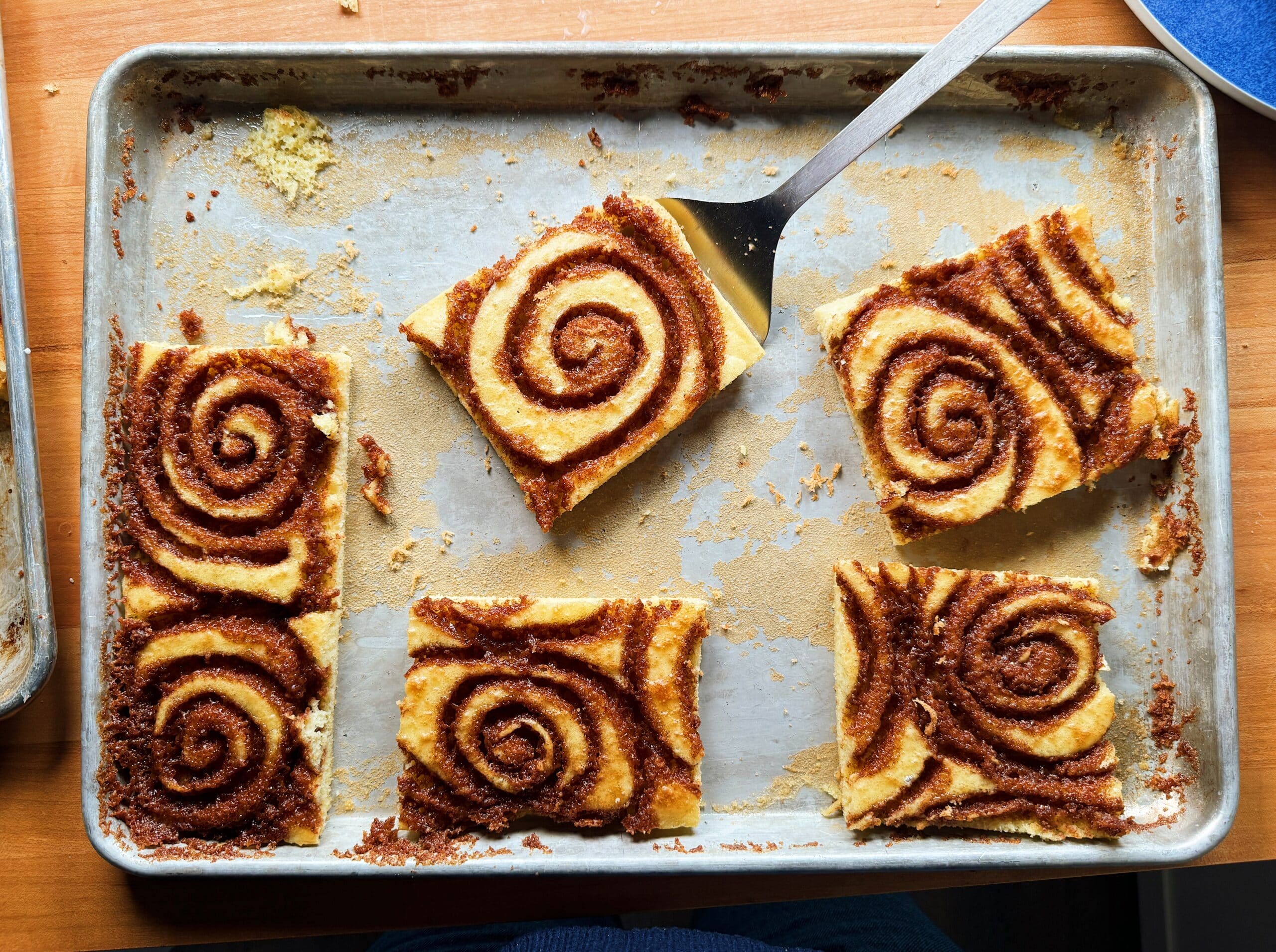 cinnamon swirl sheet pan pancakes