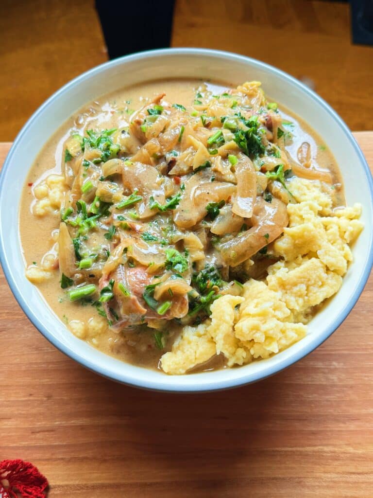 chicken stew with onions and cabbage